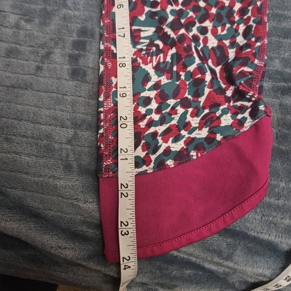 BCG Multicolor Cropped Leggings! - Picture 7 of 7